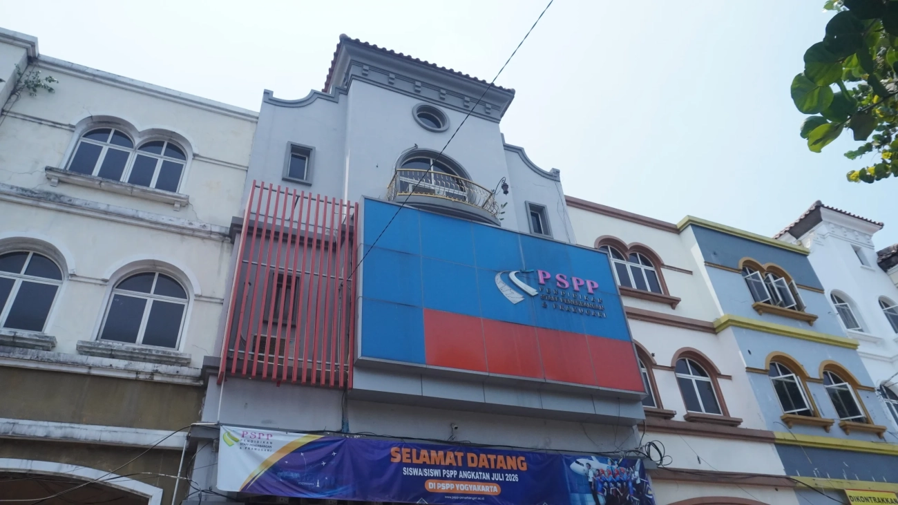 Gedung PSPP Yogyakarta, Pendidikan Staff Penerbangan & Pramugari.