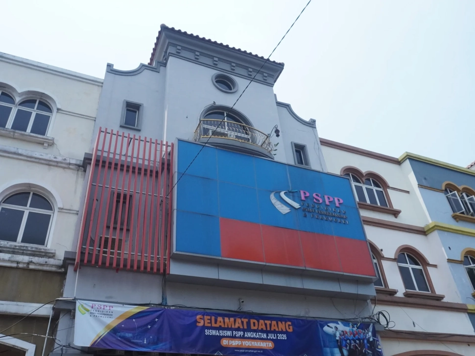 Gedung PSPP Yogyakarta, Pendidikan Staff Penerbangan & Pramugari.
